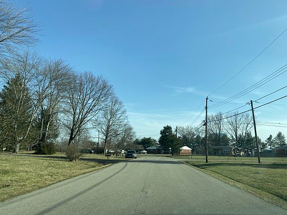 5th image of 1376 Berkshire Dr