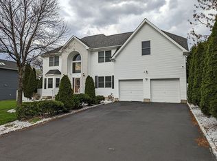 11 Stacey Ct, South Plainfield, NJ 07080