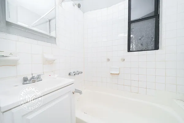 Rented by MySpaceNYC | media 7