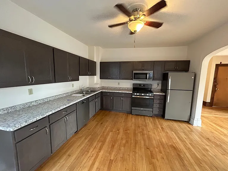 315 N Pinckney St #3 — Photo 5