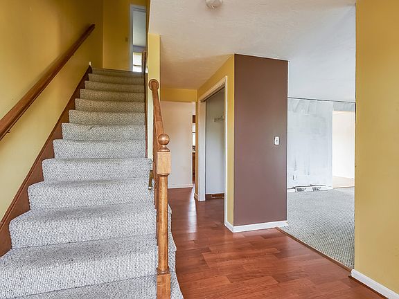 3rd image of 3 Indian Meadow Dr #B