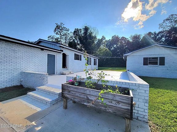 4th image of 3485 E Kelly Ave