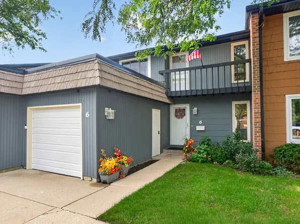 6 Cypress Sq, Elgin, IL 60123