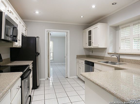 5th image of 12518 Chateau Forest Ln