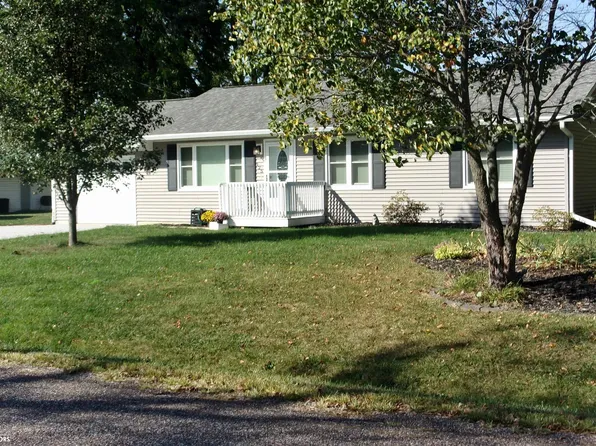 425 N 18th St, Hamilton, IL 62341