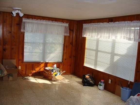 3rd image of 501 Silver Ave