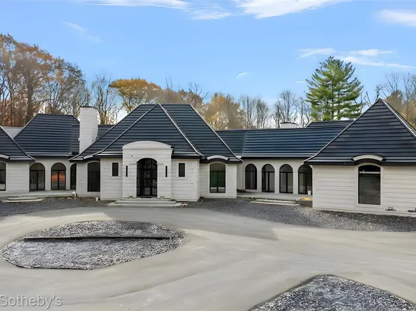 625 Fairbrook St, Northville, MI 48167