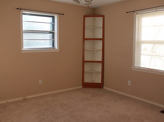 5th image of 34 Ethan Ave