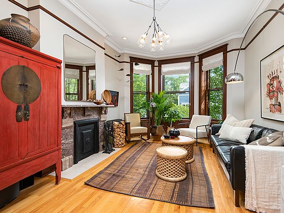 2nd image of 2682 N Burling St #2N