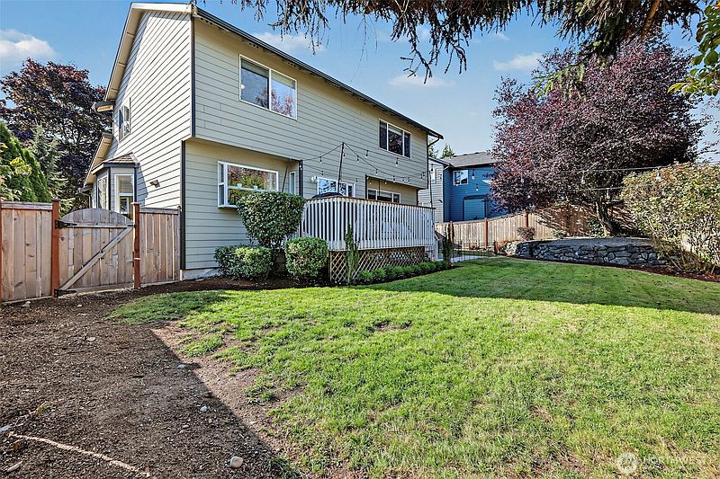 5th image of 5119 Nathan Loop SE