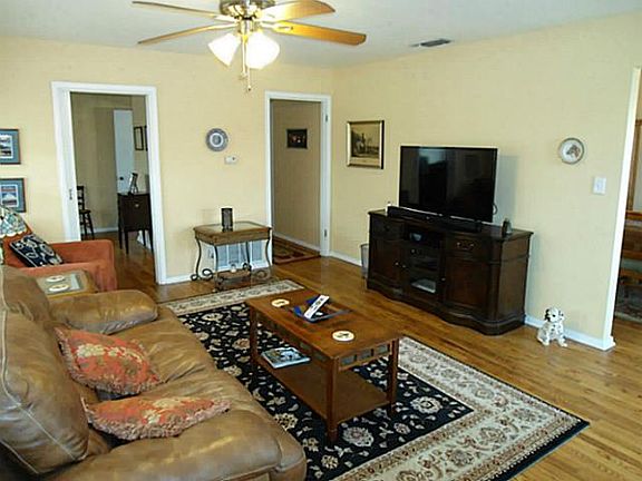4th image of 2824 Ryan Place Dr