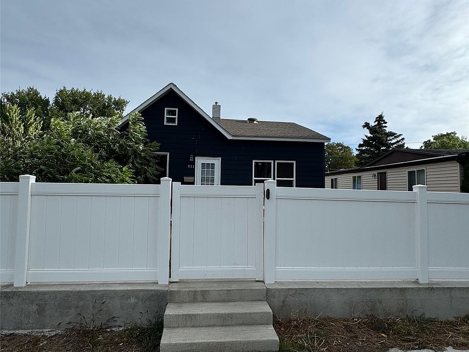 1st image of 931 3rd St