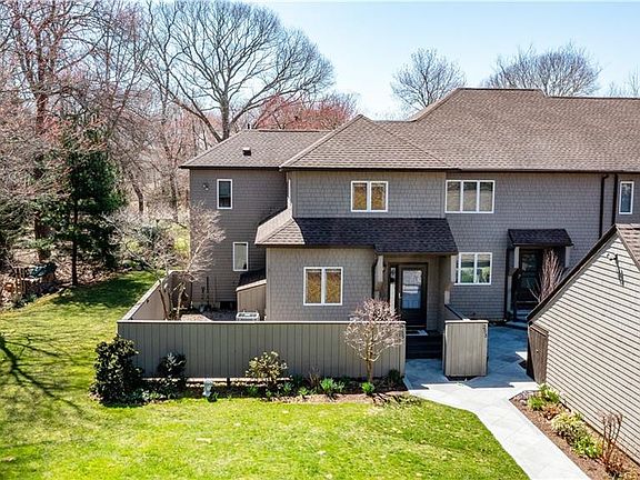 2nd image of 255 Seabreeze Dr