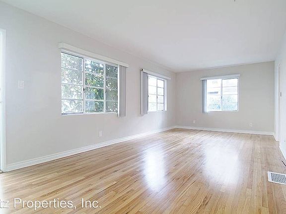 2nd image of 1224 S Westgate Ave #10504805
