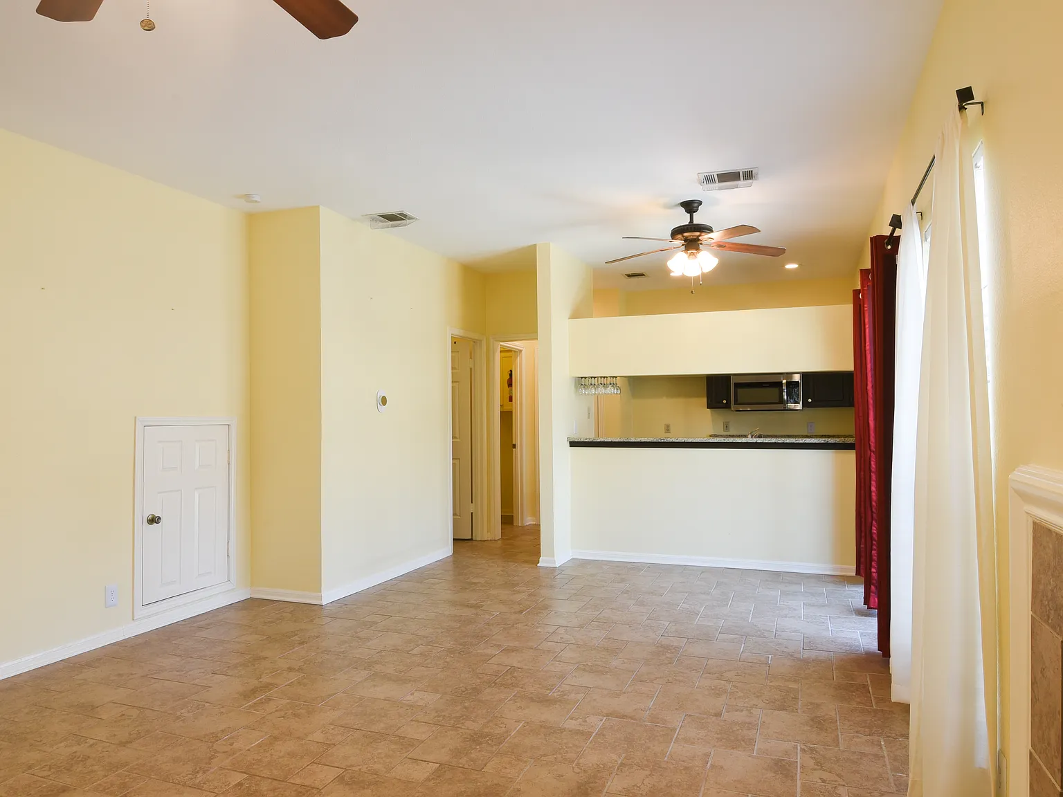 2 bed, 2.5 bath, 1194 sqft, $1,400 — Photo 4