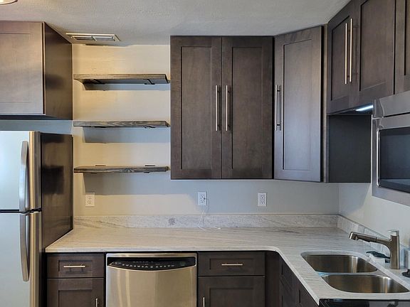 4th image of 650 Avenue B SW #652