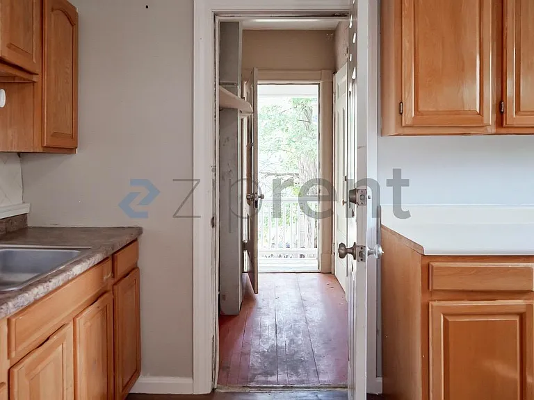 30 Forest Park Ave #2 — Photo 33