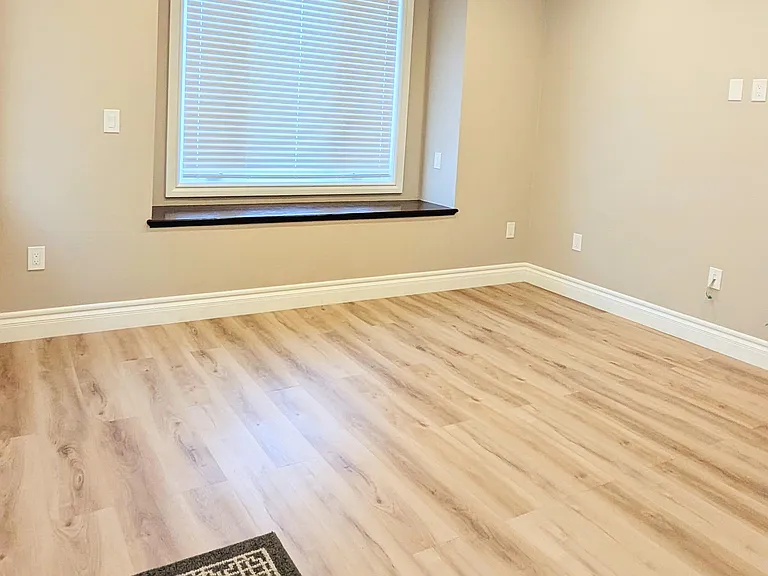 22379 McClellan Rd — Photo 2