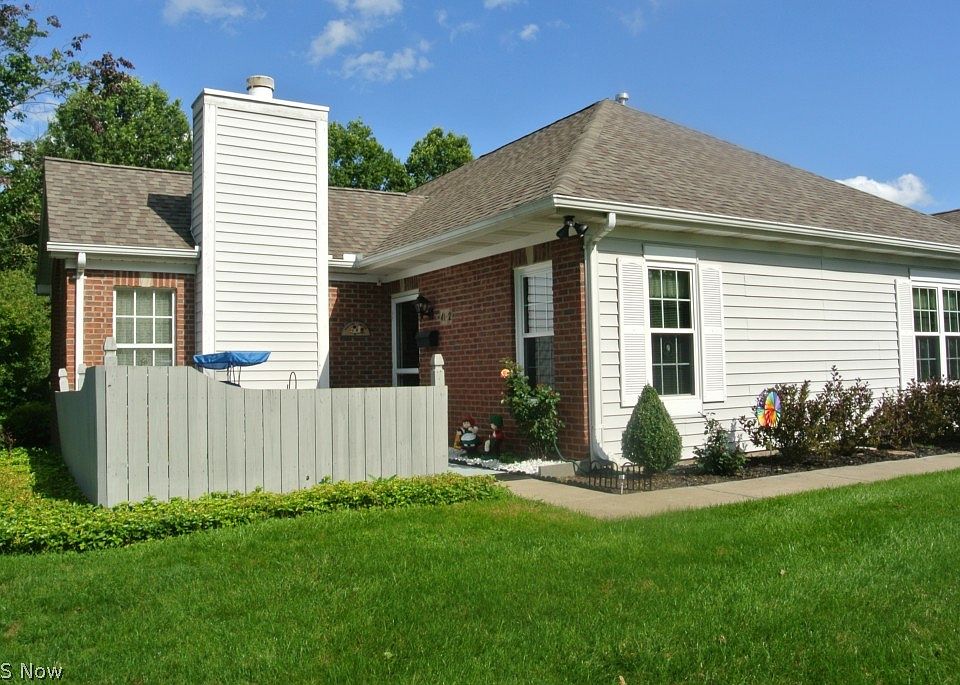 1st image of 41 Stratford Green Dr APT 2
