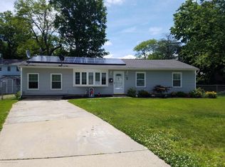 31 Illinois Ave, Port Monmouth, NJ 07758