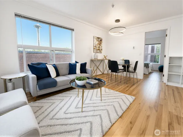 621 5th Avenue N #402, Seattle, WA 98109