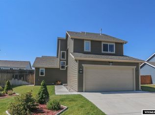 872 Discovery St, Mills, WY 82644