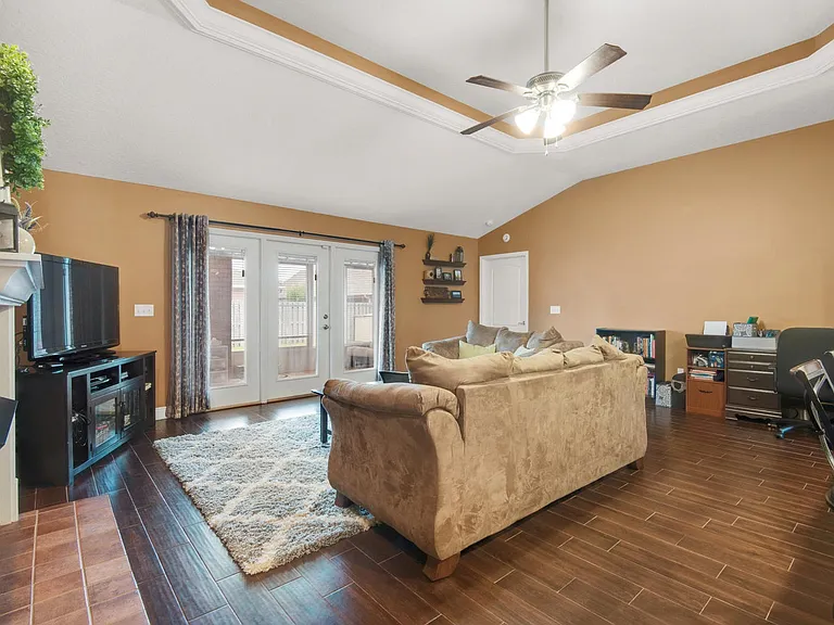 395 Camden Pass Ln — Photo 33