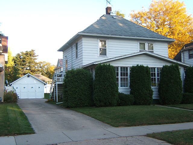 1st image of 130 S Smalley St