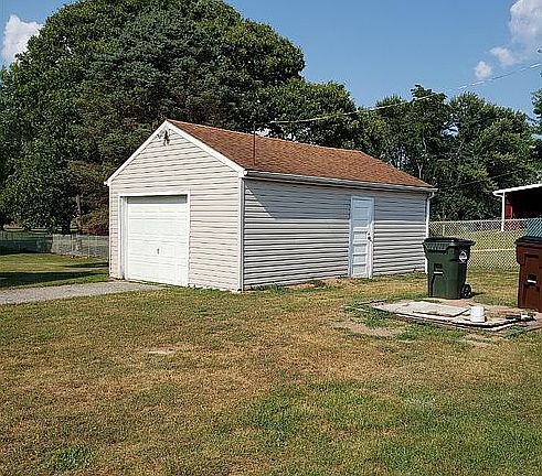 3rd image of 2392 Hanvey St