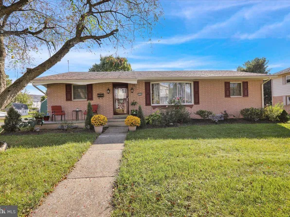 534 W High St, Womelsdorf, PA 19567