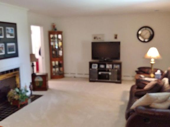 4th image of 3581 Glenn Dr SE