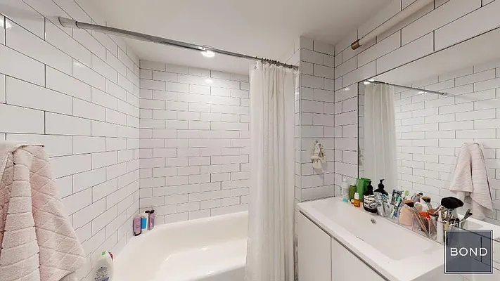 Rented by Bond New York | media 36