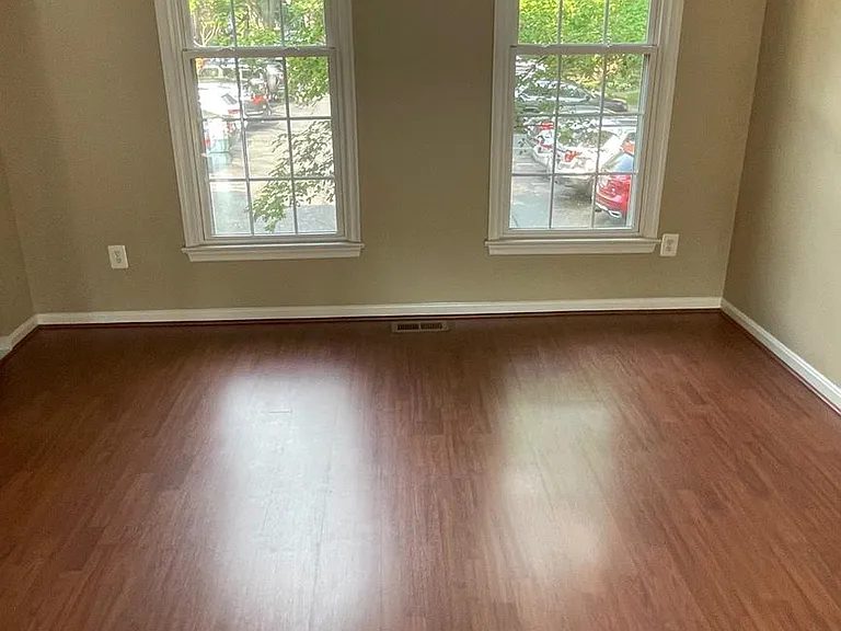 10127 Ebenshire Ct — Photo 2