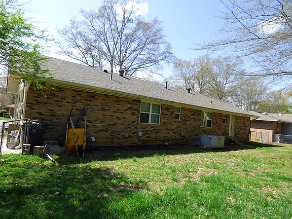 3rd image of 104 Westwood Dr
