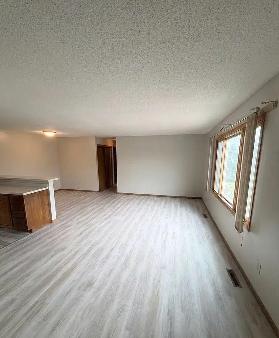 2 bed, 1100 sqft, $1,675 — Photo 4