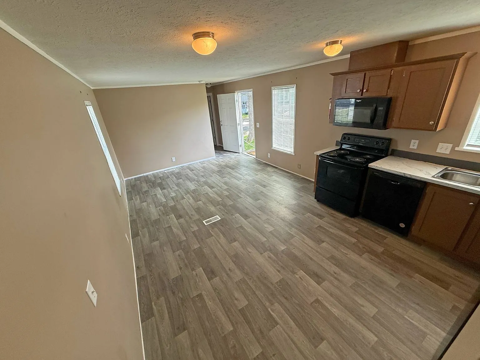 2 bed, 2.0 bath, 1000 sqft, $900 — Photo 3
