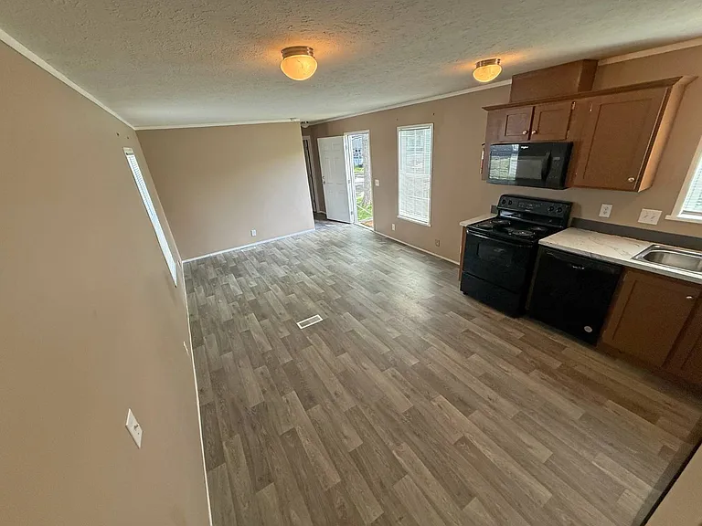 2501 N Apperson Way #11 — Photo 3