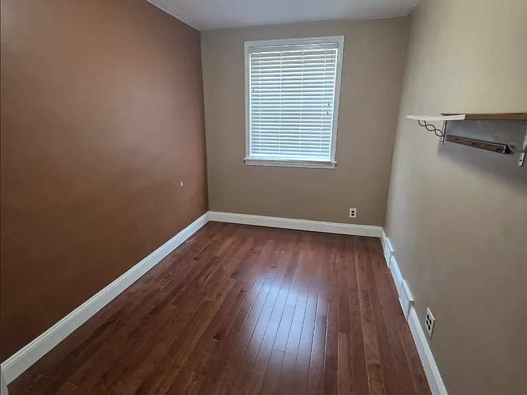 928 Disston St — Photo 10