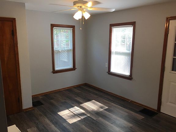 5th image of 836 S Harris Ave