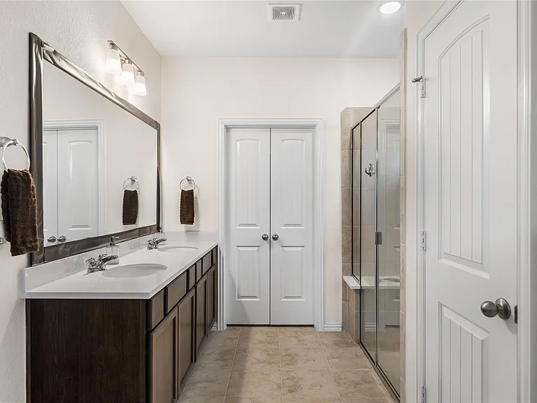 15014 Wiltshire Castle Ln — Photo 14