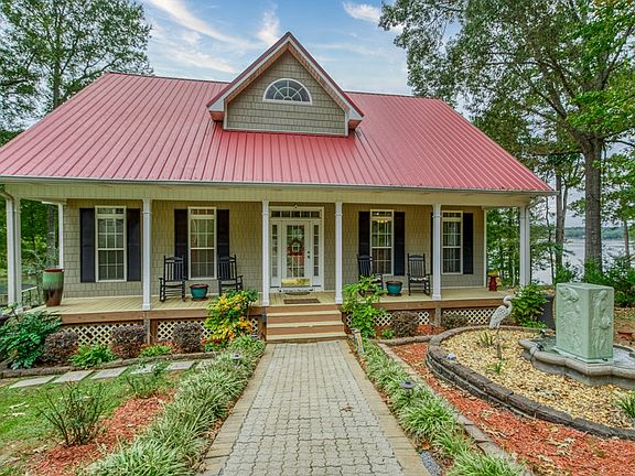 2nd image of 261 Dogwood Dr