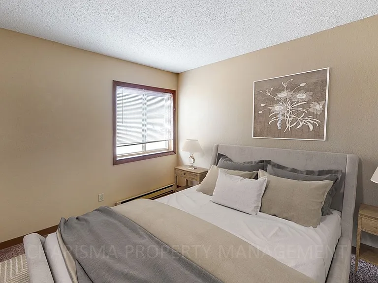 Missouri View Apartments — Photo 10