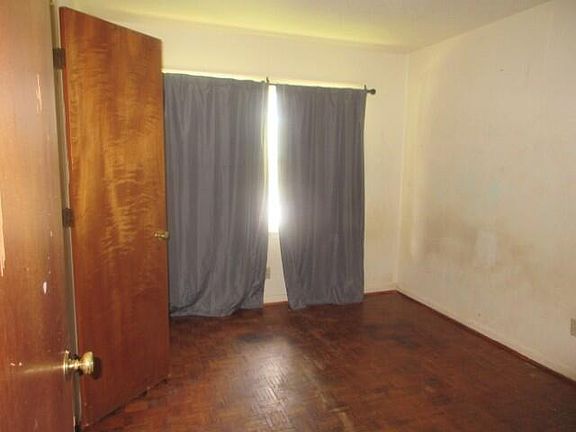 5th image of 1110 Watson Ct
