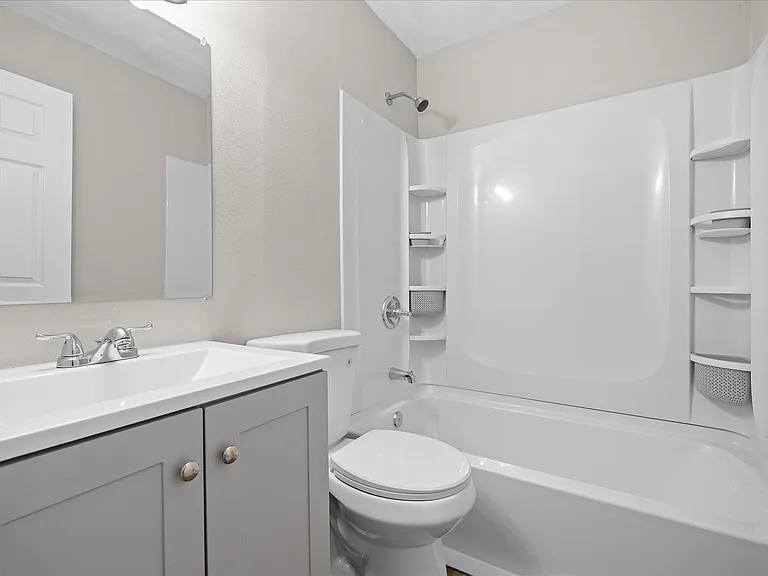 1000 Olive St #214 — Photo 4