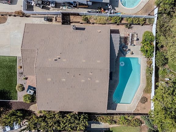 3rd image of 2096 W Ontario Ave