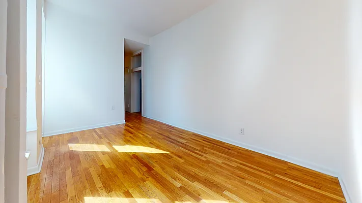 Rented by Bond New York | media 5