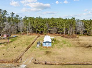 2391 Stag Park Rd, Burgaw, NC 28425