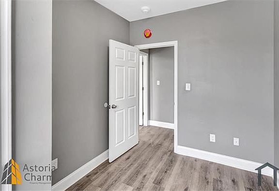 3rd image of 3301 Elgin Ave #303