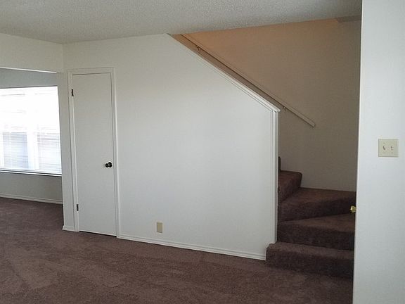 5th image of 1100 E 52nd St