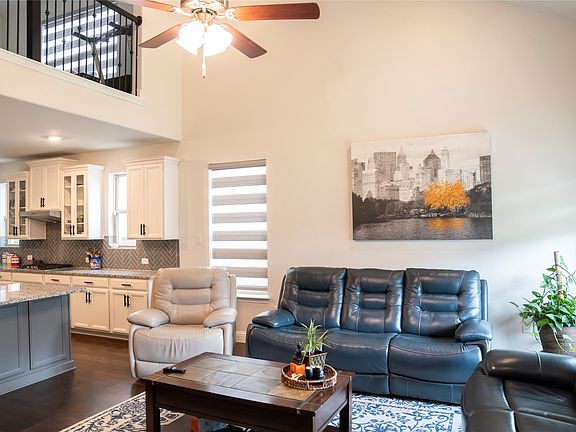 4th image of 3173 Ridgelake Way